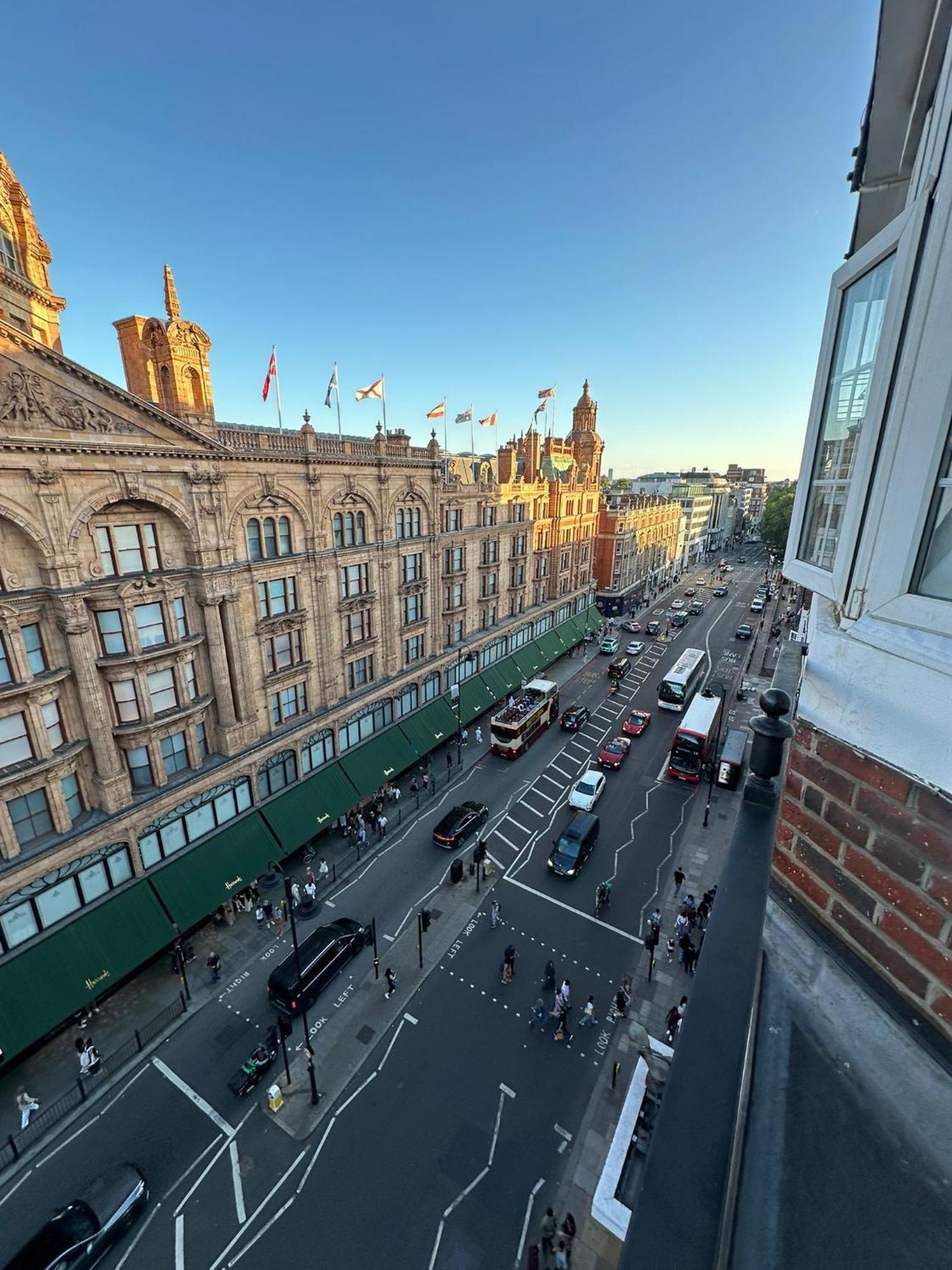Knightsbridge Luxurious Residence - Facing Harrods Лондон Екстериор снимка