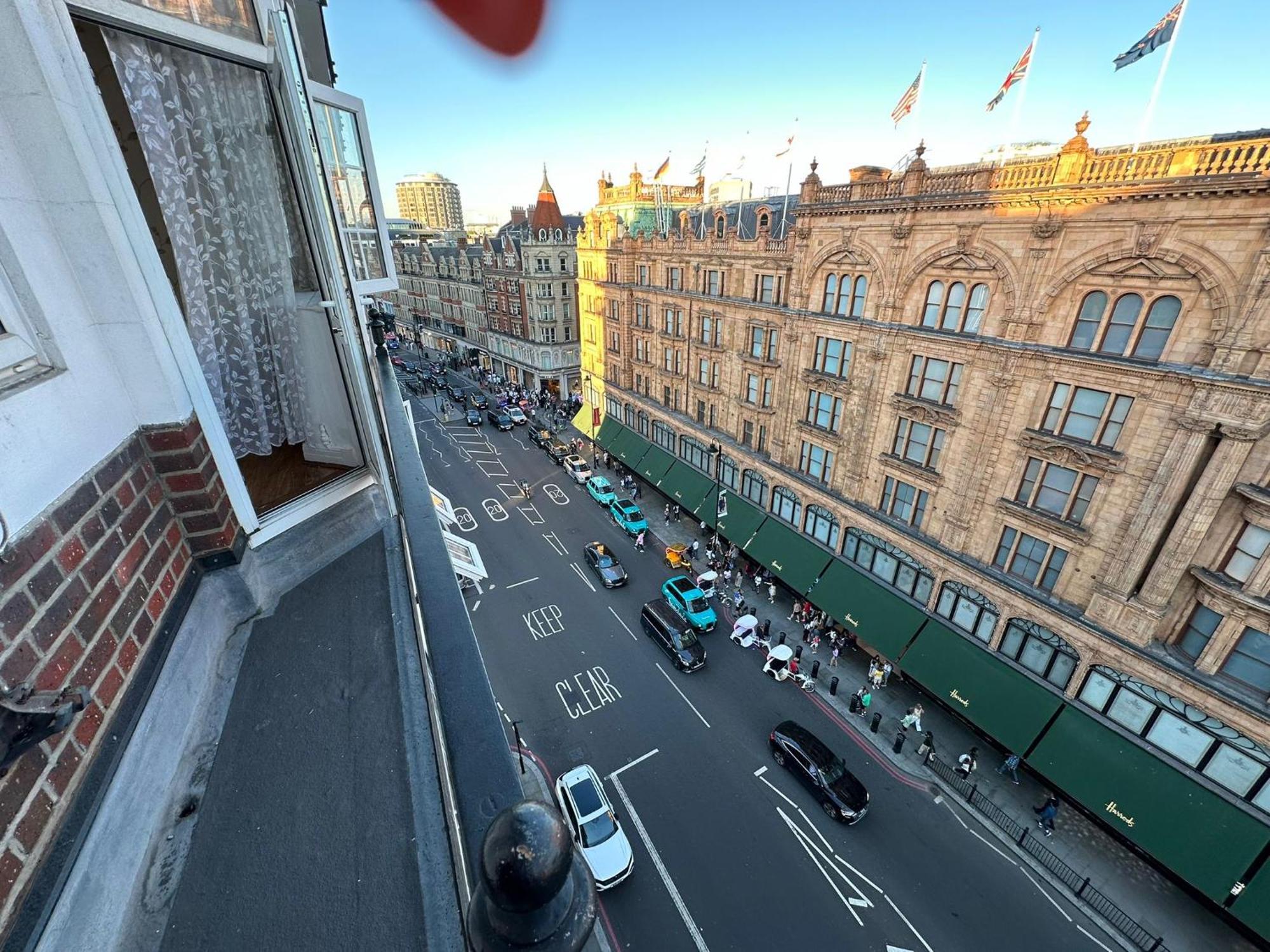 Knightsbridge Luxurious Residence - Facing Harrods Лондон Екстериор снимка