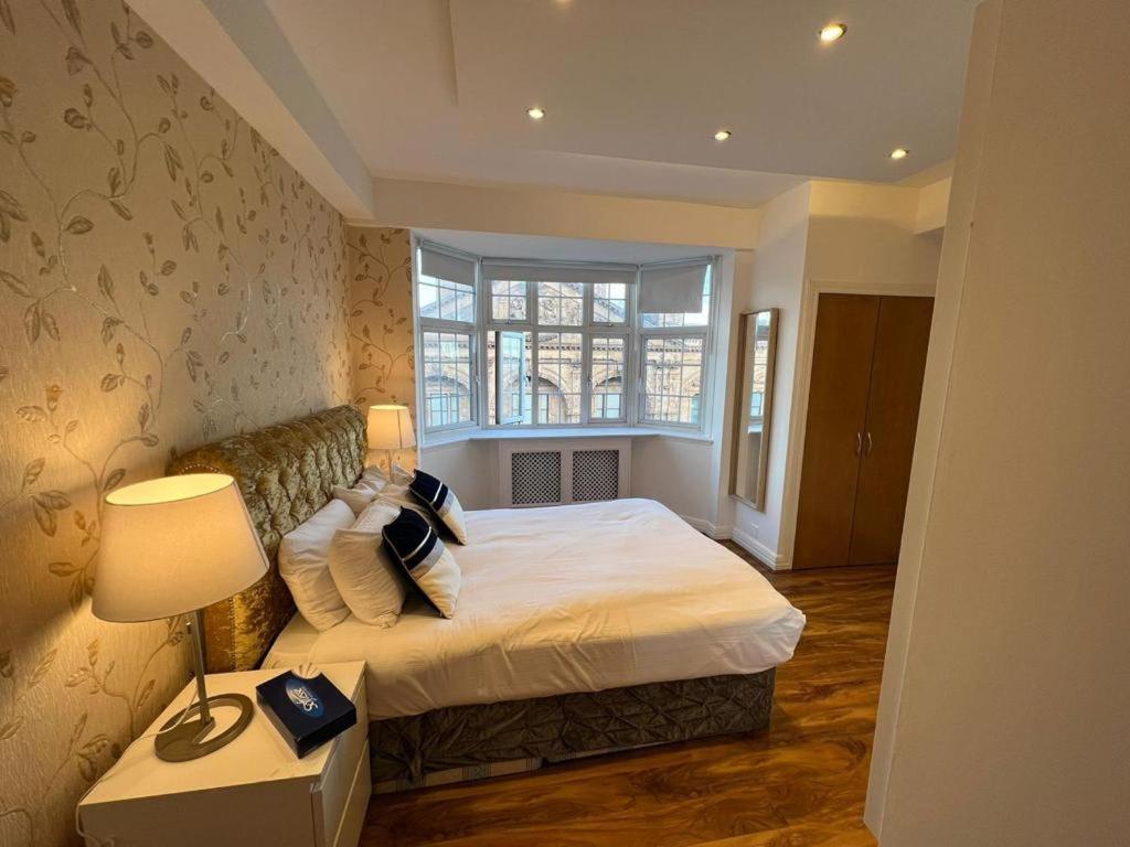 Knightsbridge Luxurious Residence - Facing Harrods Лондон Екстериор снимка