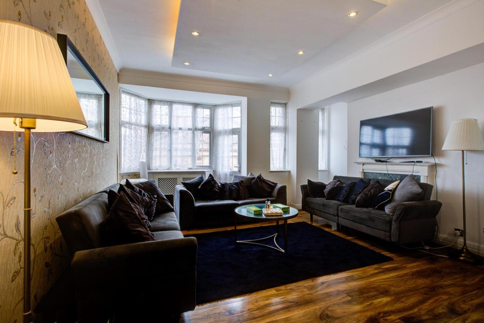 Knightsbridge Luxurious Residence - Facing Harrods Лондон Екстериор снимка